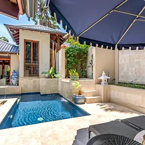 Villa Paradiso Pavilion - An Intimate Bali-style Haven, Port Douglas